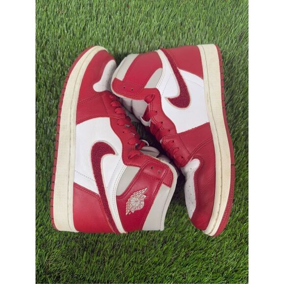 Size 10.5w/9m Nike Air Jordan 1 Retro HI OG Newstalgia Chenille Red DJ4891-061 - Picture 4 of 6